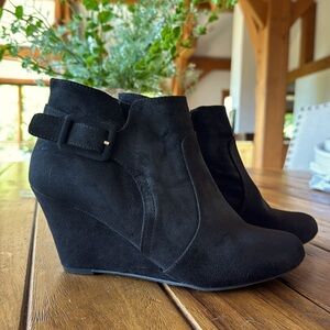 Size 7 Report wedge ankle bootie
